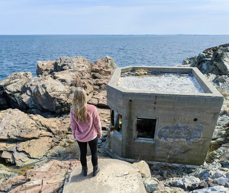 WWII Sites in Massachusetts--east to west, Cape Cod & the islands / WWII museums in Massachusetts, WWII memorials in Massachusetts / WWII battleships, tanks, and abandoned forts, and more. Boston World War II sites and memorials.