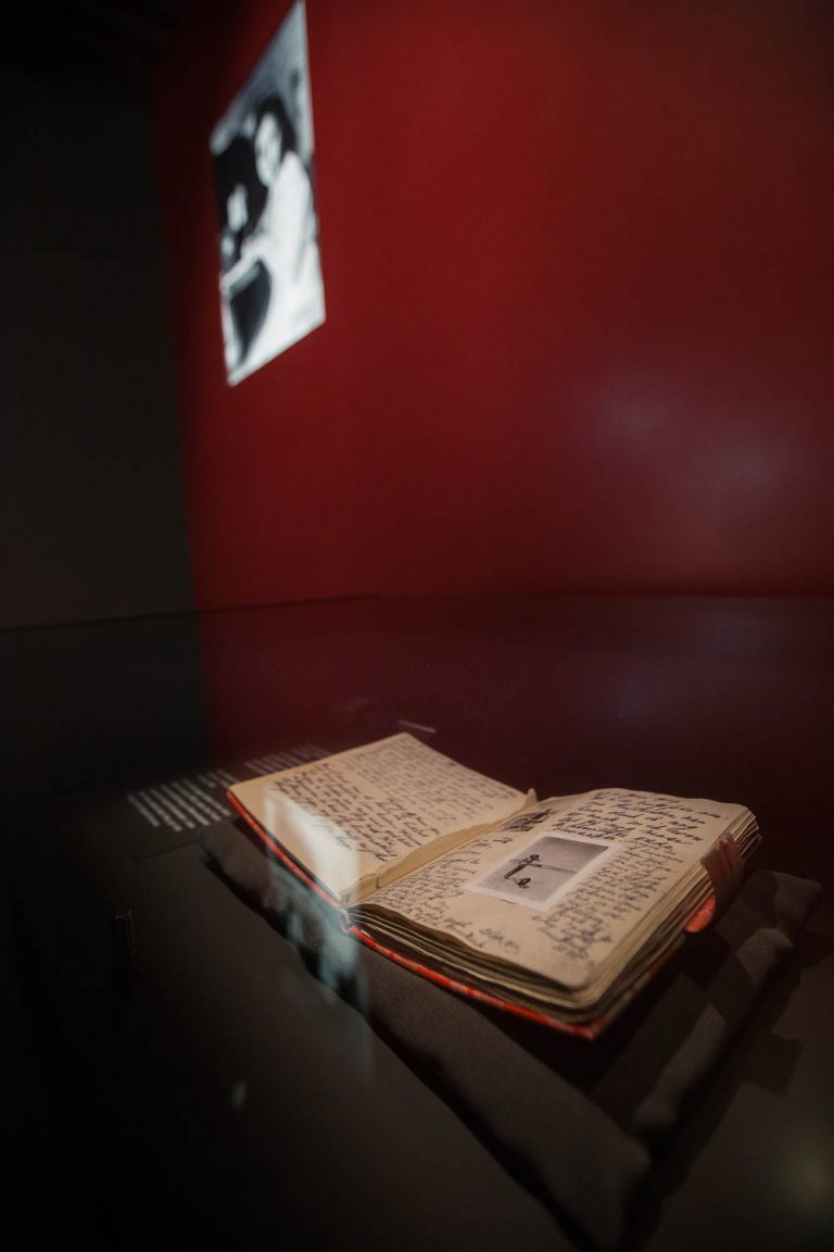 8 Crucial Tips For Visiting The Anne Frank House: A Need-to-Read Guide